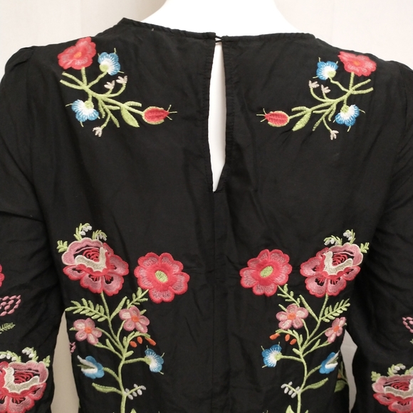 XS Embroidered Zara Dress - Picture 7 of 8